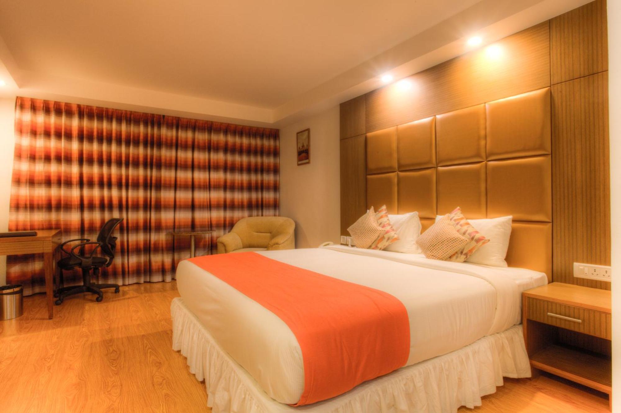 The Atrium Boutique Hotel Мисор Екстериор снимка