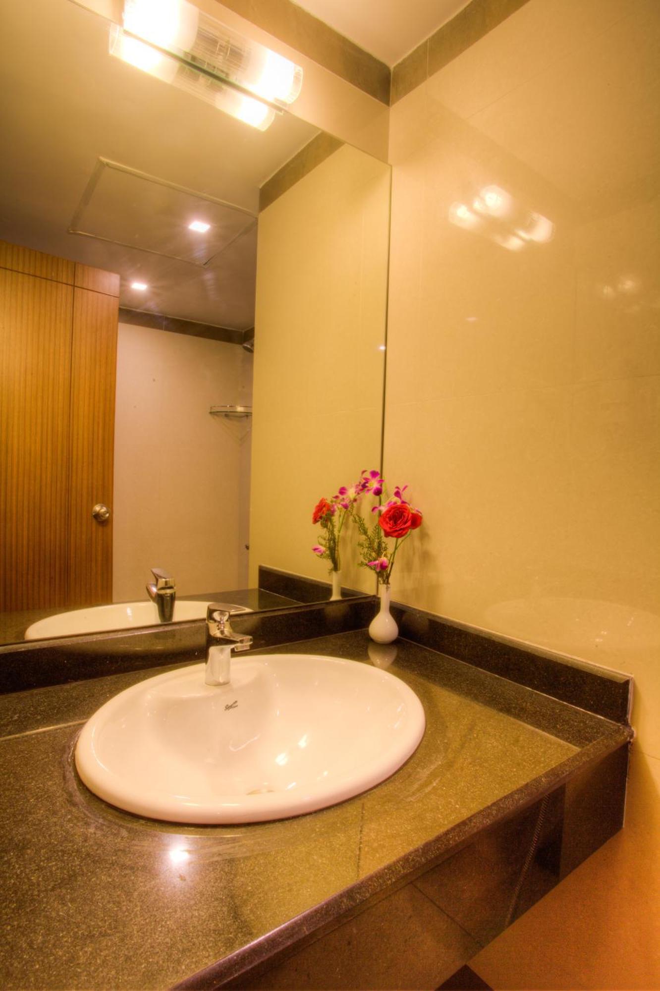 The Atrium Boutique Hotel Мисор Екстериор снимка