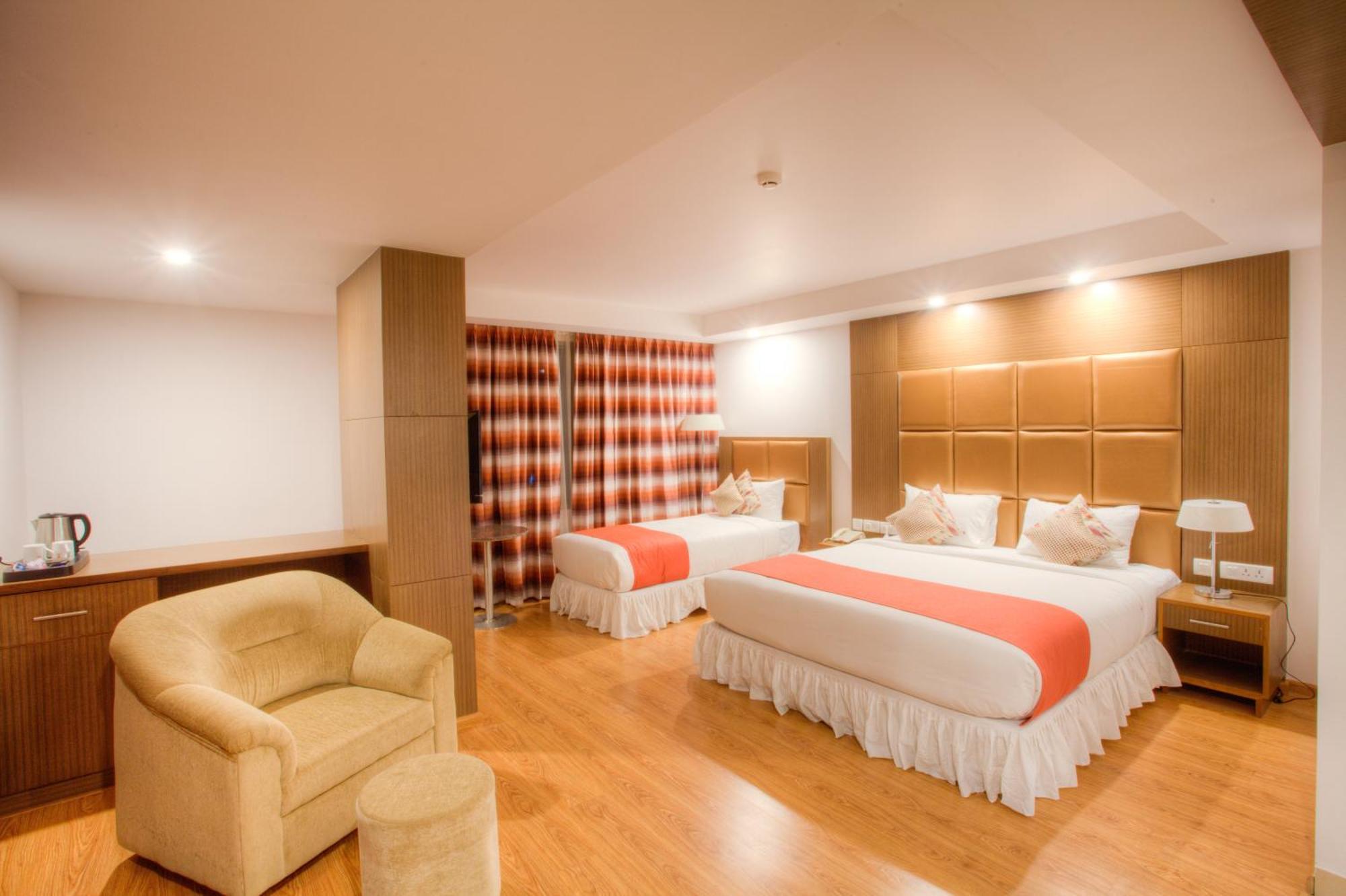 The Atrium Boutique Hotel Мисор Екстериор снимка